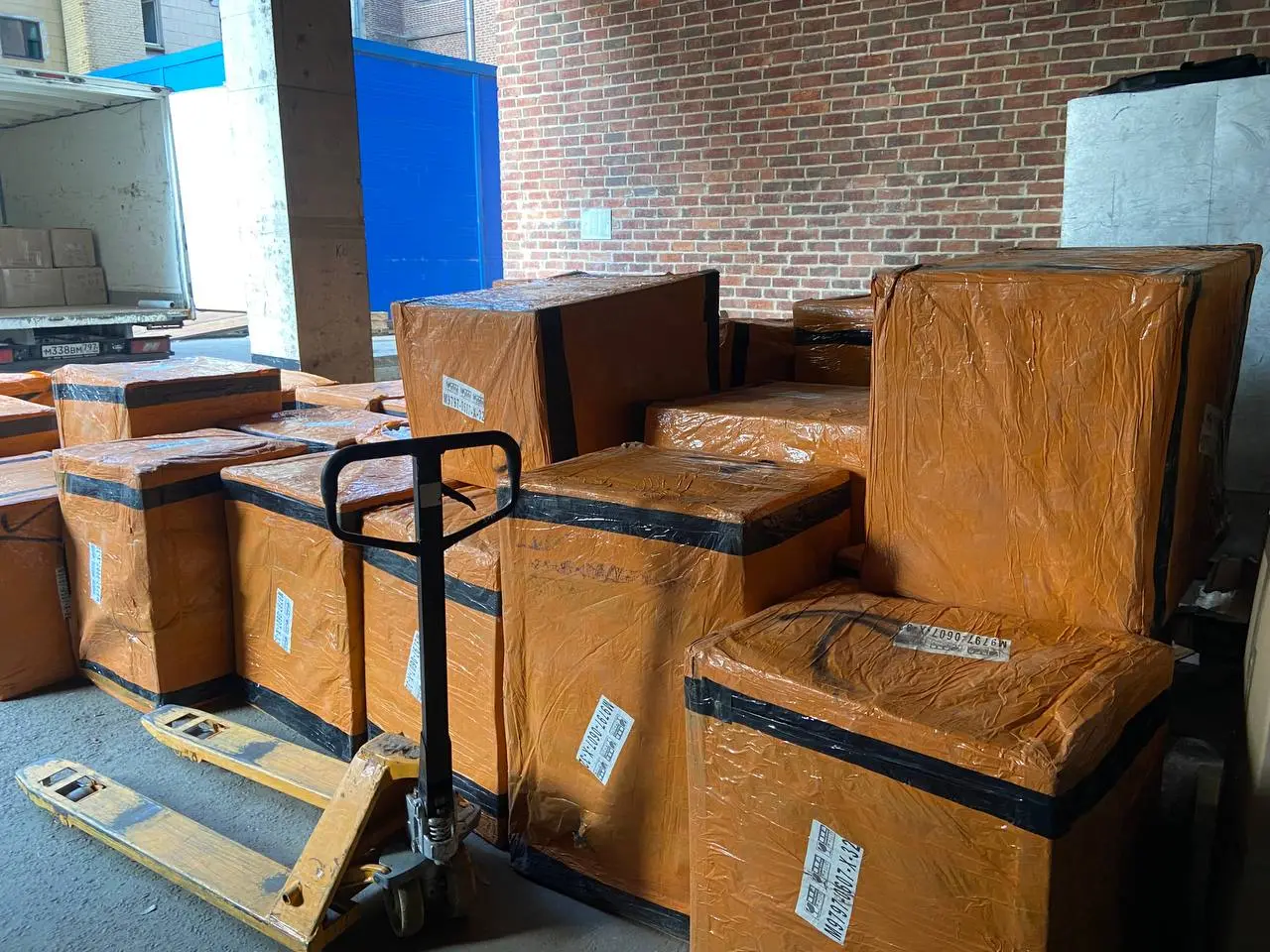 Разгрузка транспорта с товаром